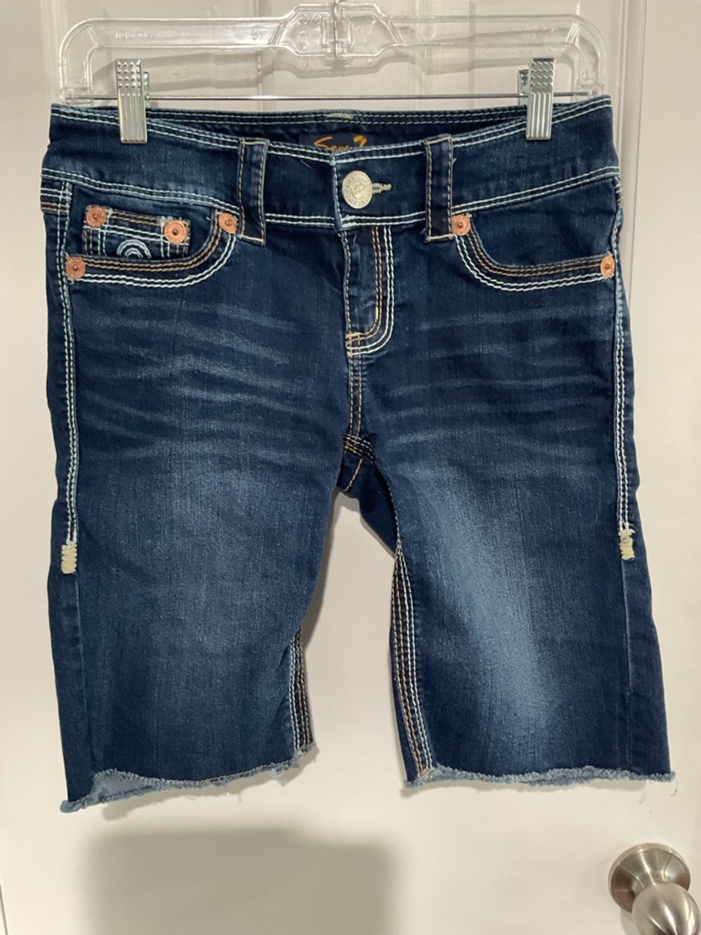 Like new Seven7 Jeans Long Dark Wash Denim Shorts Size 28